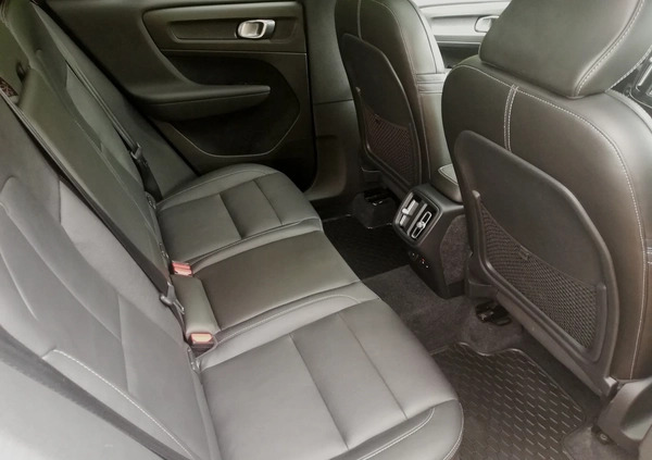 Volvo XC 40 cena 109000 przebieg: 205000, rok produkcji 2019 z Opoczno małe 781